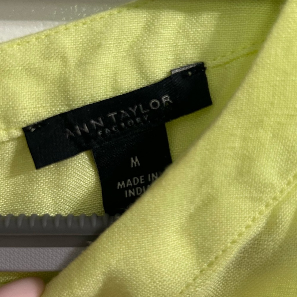 Ann Taylor Lime Green Yellow Sleeveless Embroidered Linen Blend Top - Picture 4 of 6